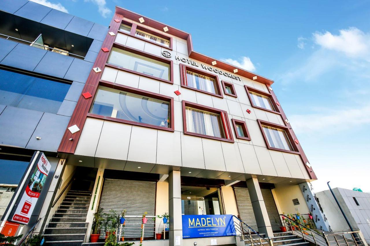 Hotel Woodcrest Zirakpur - Best Family Hotel By - A Unit Of Sidham Group Экстерьер фото