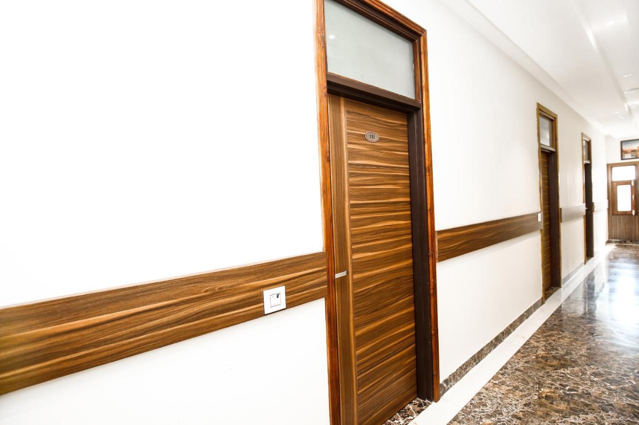 Hotel Woodcrest Zirakpur - Best Family Hotel By - A Unit Of Sidham Group Экстерьер фото
