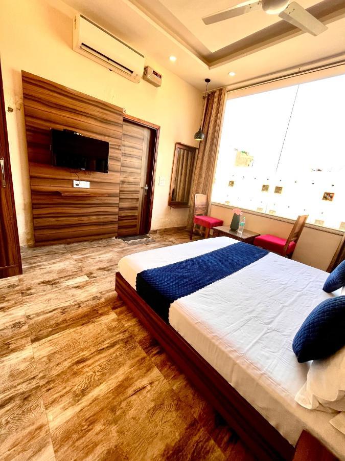Hotel Woodcrest Zirakpur - Best Family Hotel By - A Unit Of Sidham Group Экстерьер фото