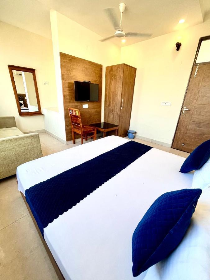 Hotel Woodcrest Zirakpur - Best Family Hotel By - A Unit Of Sidham Group Экстерьер фото
