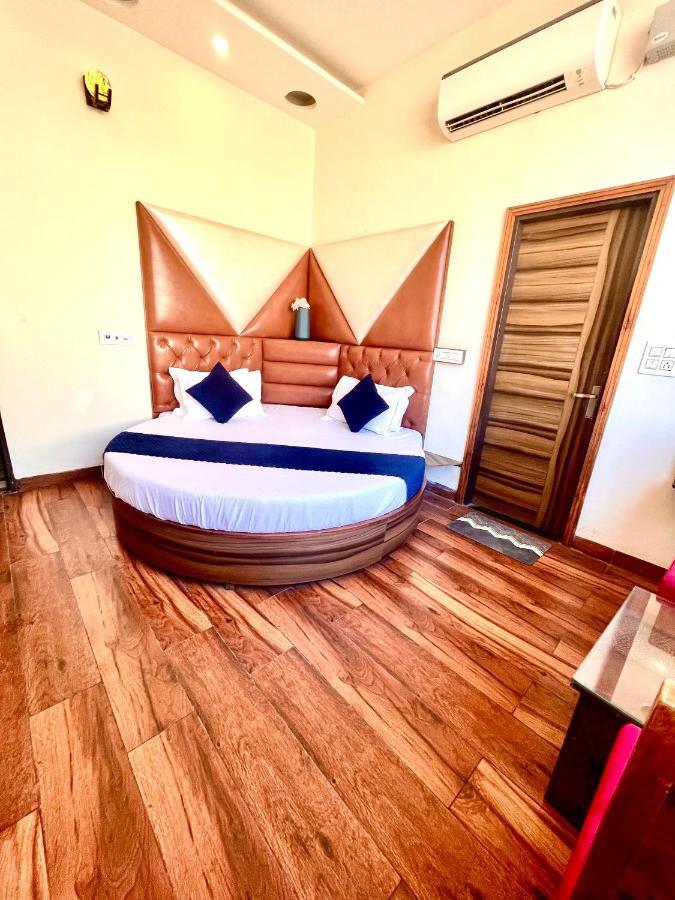 Hotel Woodcrest Zirakpur - Best Family Hotel By - A Unit Of Sidham Group Экстерьер фото