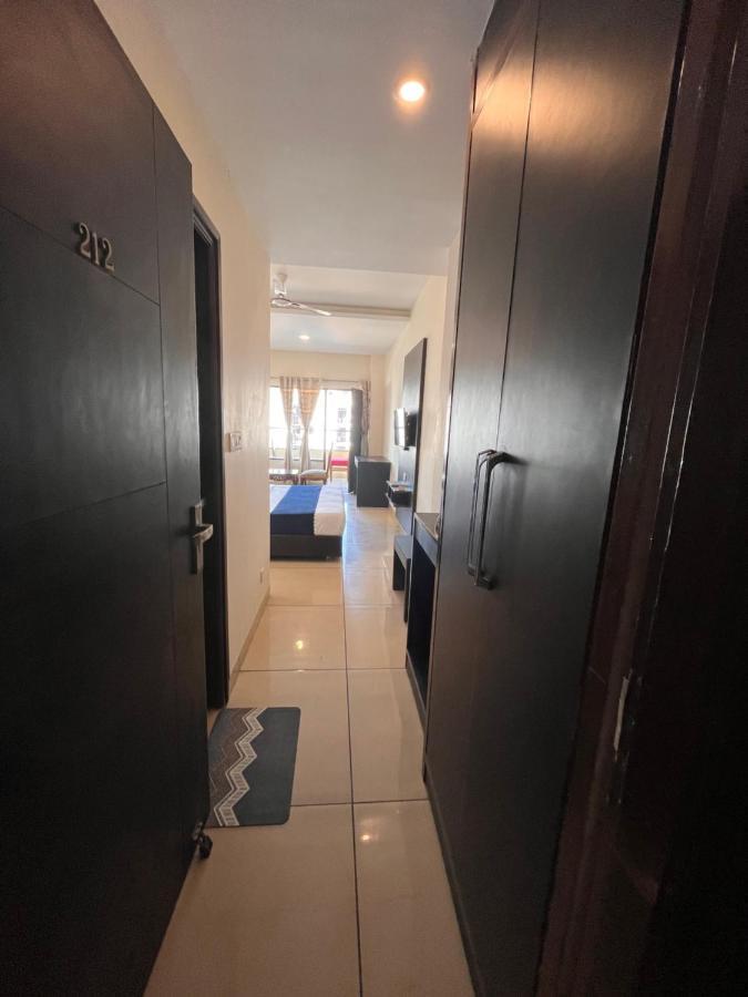 Hotel Woodcrest Zirakpur - Best Family Hotel By - A Unit Of Sidham Group Экстерьер фото