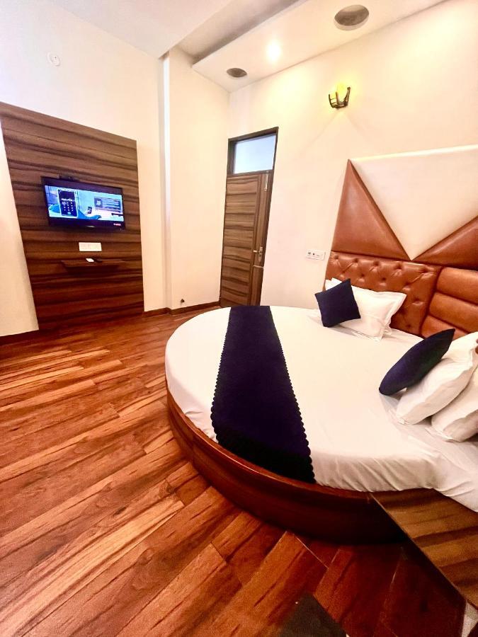 Hotel Woodcrest Zirakpur - Best Family Hotel By - A Unit Of Sidham Group Экстерьер фото